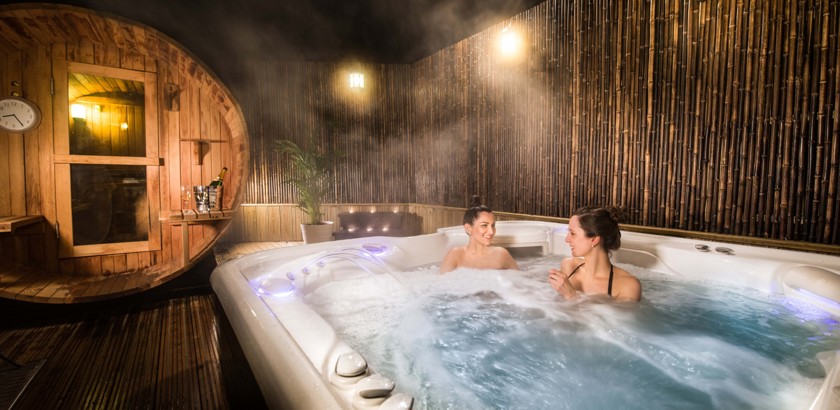 Thainstone House Outdoor Hot Tub Without Glasses