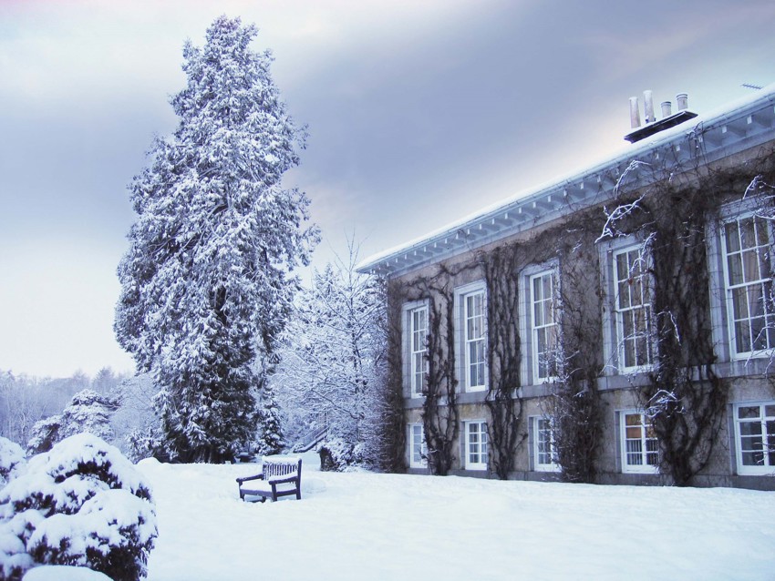 Thainstone House Exterior Snow